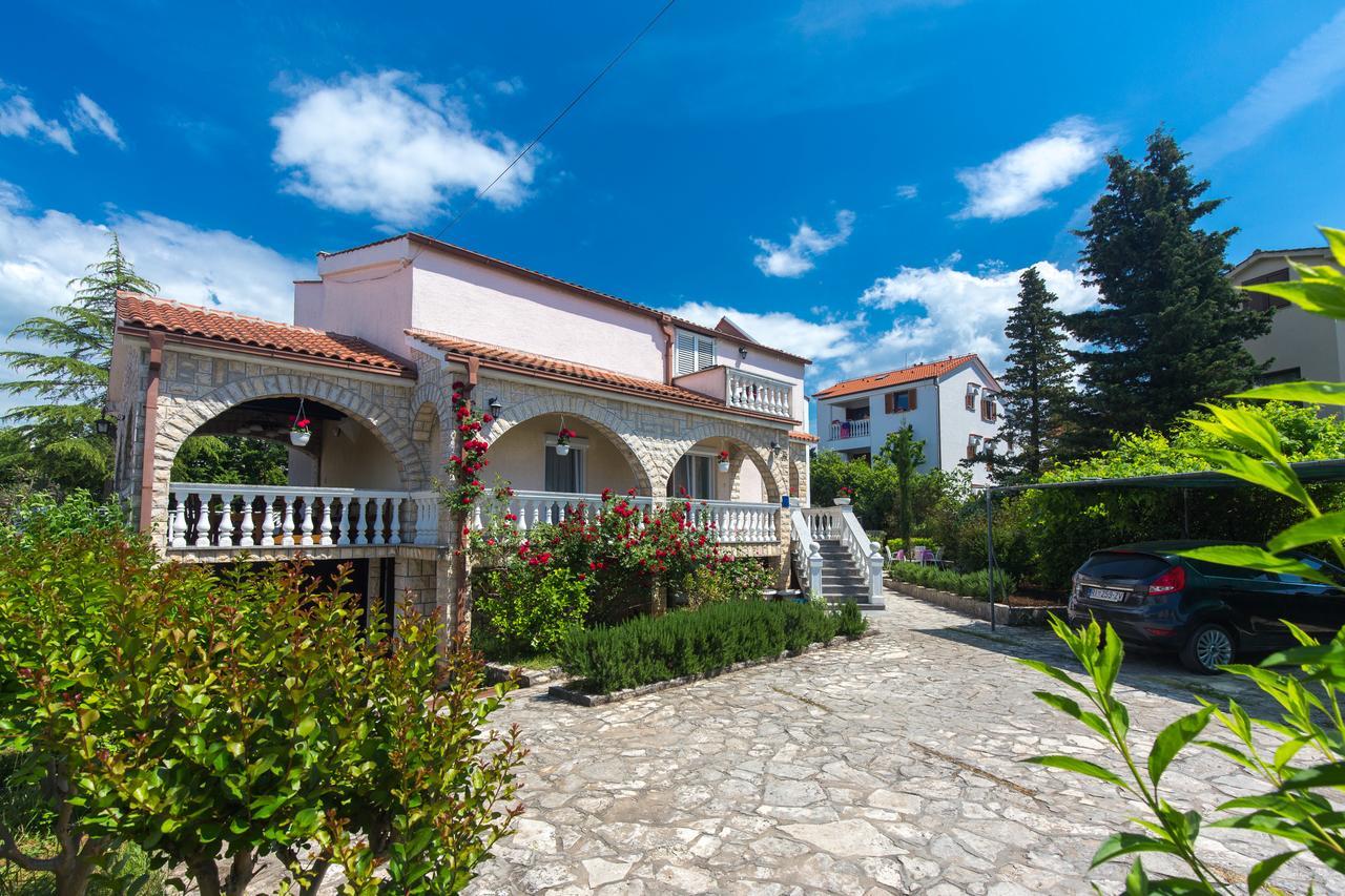 Apartments Pavic Malinska Esterno foto