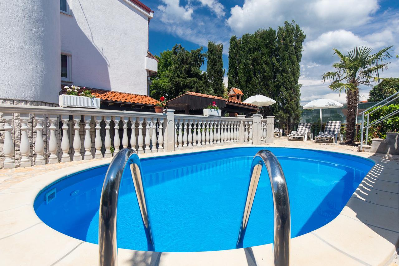 Apartments Pavic Malinska Esterno foto